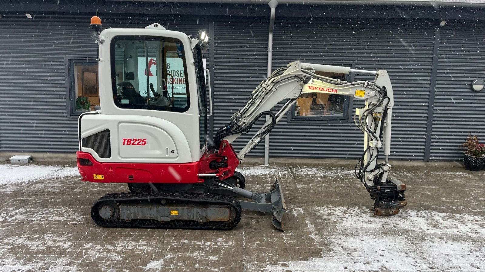 Bagger van het type Takeuchi TB225 Rotortilt og centralsmørring, Gebrauchtmaschine in Rønnede (Foto 1)