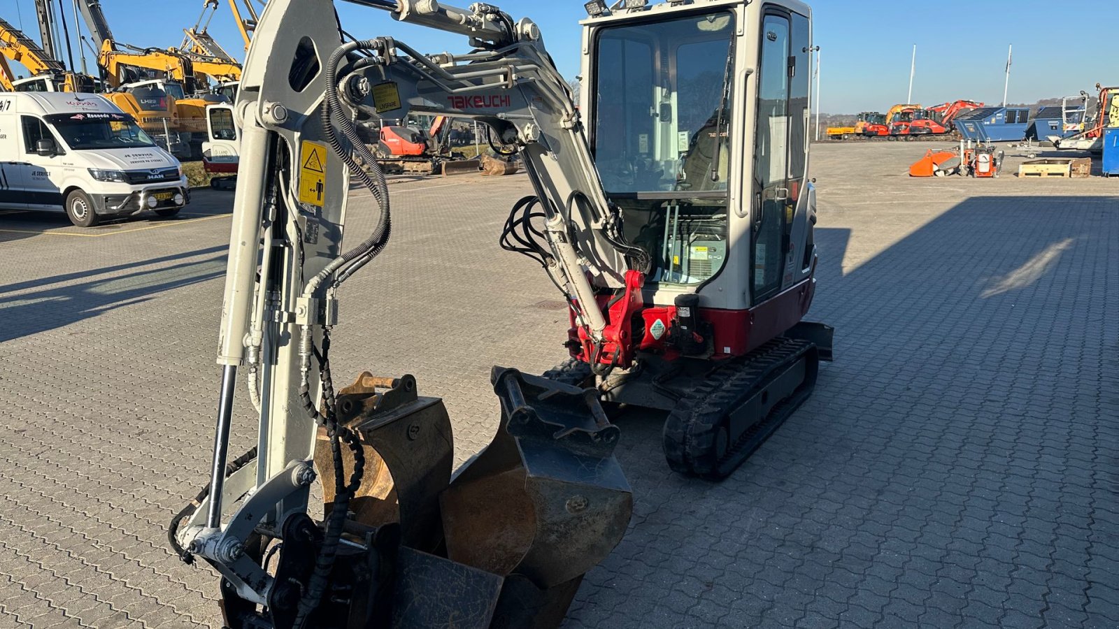 Bagger типа Takeuchi TB225, Gebrauchtmaschine в Rønnede (Фотография 4)