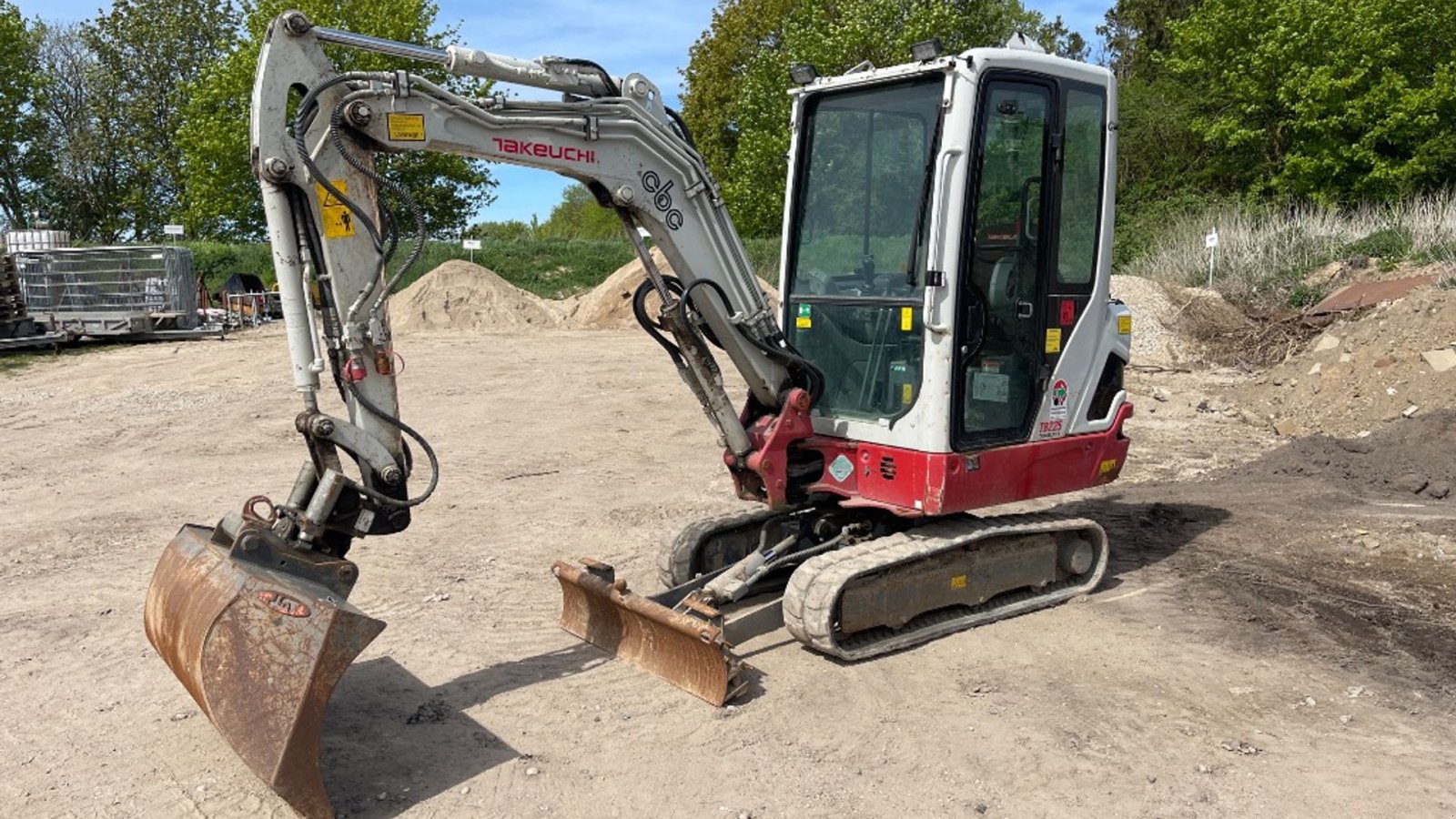 Bagger от тип Takeuchi TB225, Gebrauchtmaschine в Rødovre (Снимка 1)