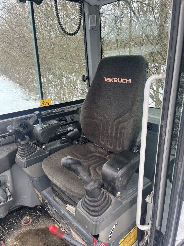 Bagger типа Takeuchi TB230, Gebrauchtmaschine в Skive (Фотография 3)
