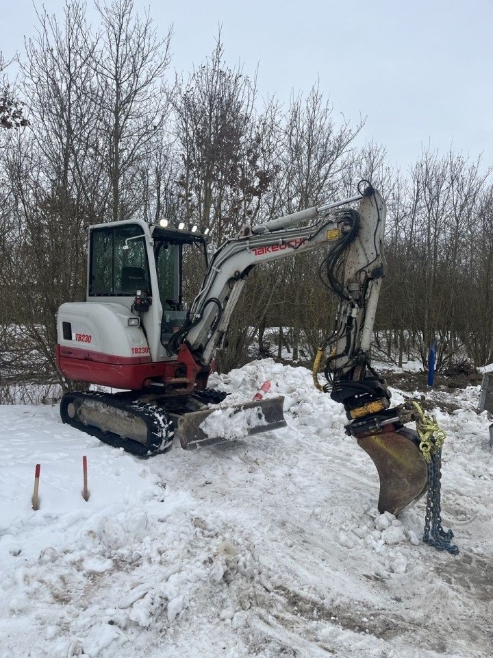 Bagger типа Takeuchi TB230, Gebrauchtmaschine в Skive (Фотография 4)