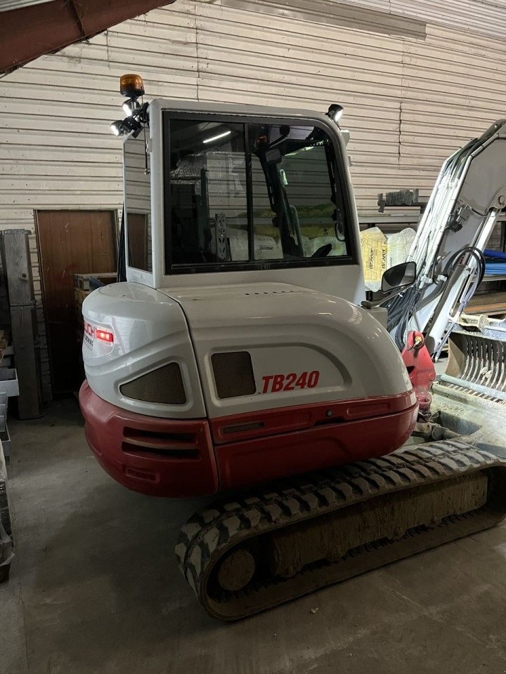 Bagger del tipo Takeuchi TB240, Gebrauchtmaschine In Skive (Immagine 2)