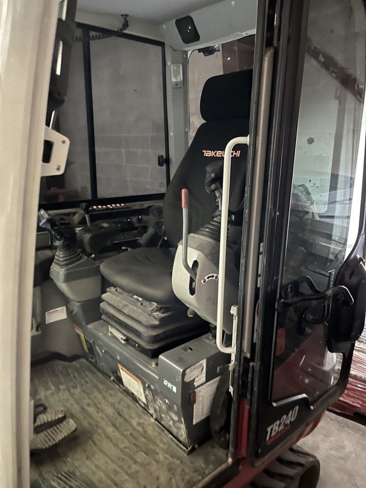 Bagger del tipo Takeuchi TB240, Gebrauchtmaschine In Skive (Immagine 5)