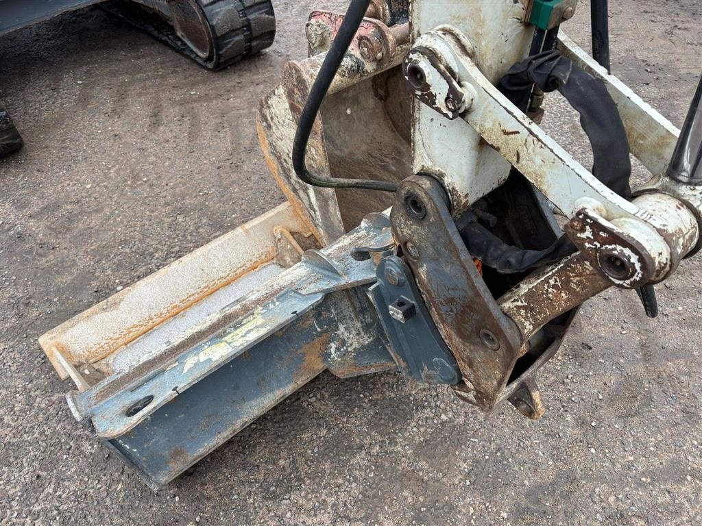 Bagger typu Takeuchi TB250 . To skovle. Gummibånd., Gebrauchtmaschine v Kolding (Obrázek 10)