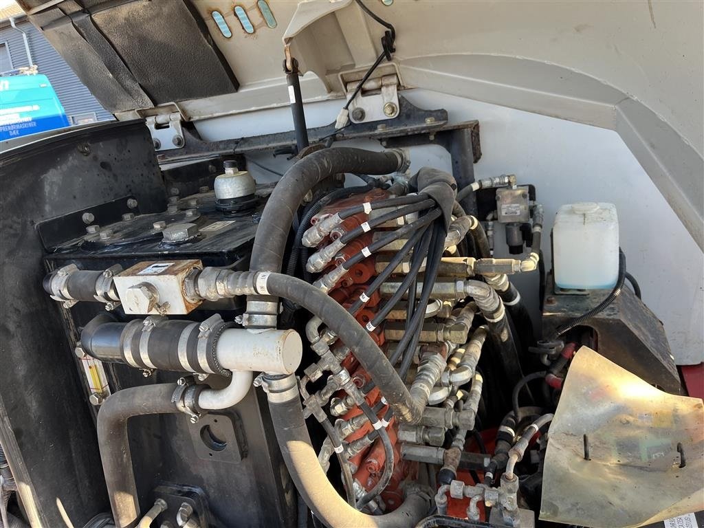 Bagger of the type Takeuchi TB260 kipbar planerskovl, Gebrauchtmaschine in Rønnede (Picture 18)