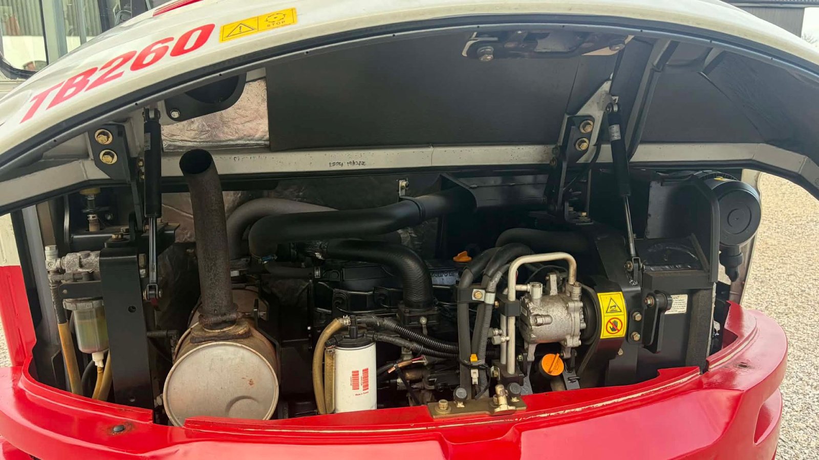 Bagger от тип Takeuchi TB260, Gebrauchtmaschine в Mariager (Снимка 18)