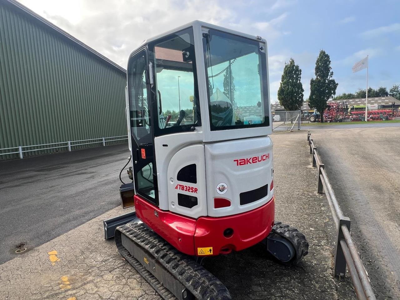 Bagger tipa Takeuchi TB325R, Gebrauchtmaschine u Middelfart (Slika 3)