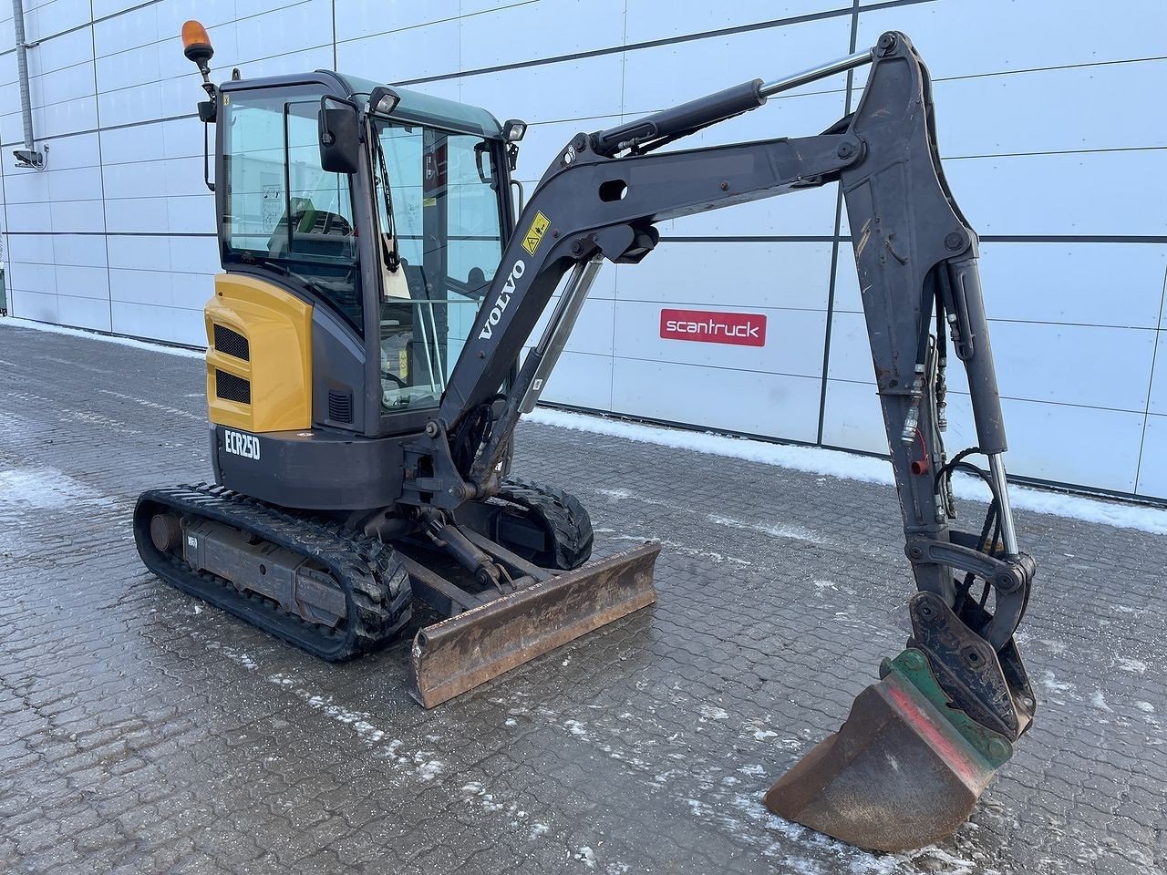 Bagger типа Volvo ECR25, Gebrauchtmaschine в Skive (Фотография 5)