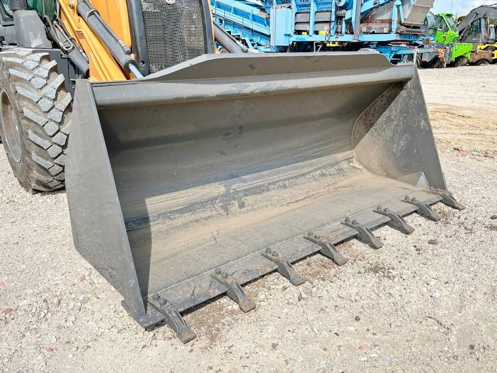 Baggerlader of the type Case 851FX Plus 4WD - New / Unused / Telescopic, Gebrauchtmaschine in Veldhoven (Picture 11)