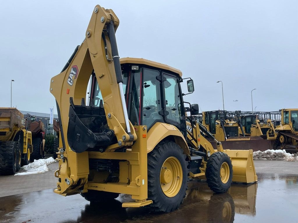 Baggerlader van het type Caterpillar 424 4x4 Backhoe Loader - Export model, Neumaschine in Velddriel (Foto 5)