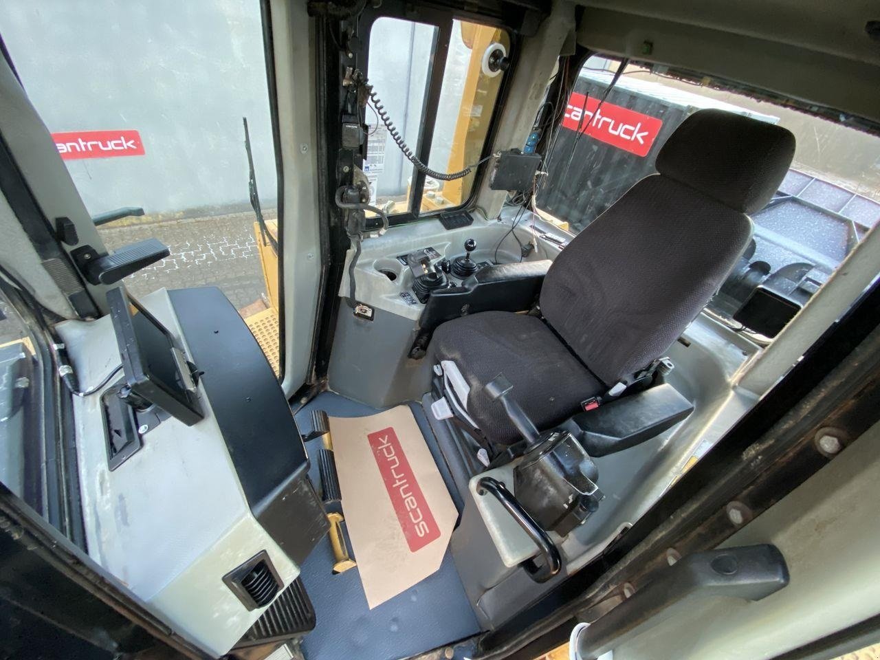 Baggerlader of the type Caterpillar D6T LGP, Gebrauchtmaschine in Skive (Picture 3)