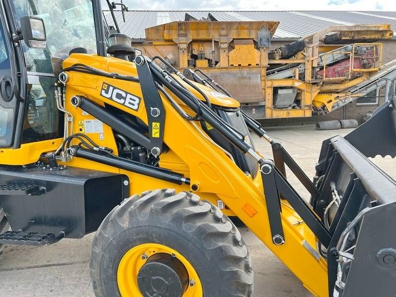 Baggerlader des Typs JCB 3DX / 3CX Plus 4WD - 4/1 Bucket / Hammer Lines, Neumaschine in Veldhoven (Bild 11)