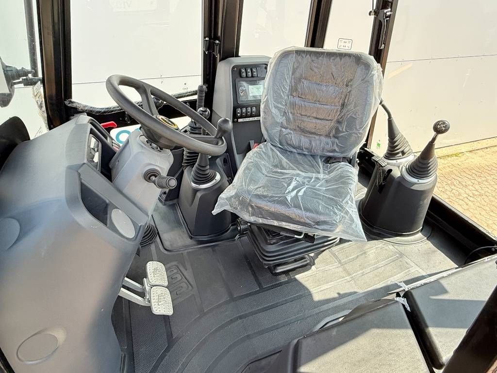 Baggerlader del tipo JCB 3DX / 3CX Plus 4WD - New / Unused/ Hammer Lines AC, Neumaschine In Veldhoven (Immagine 7)