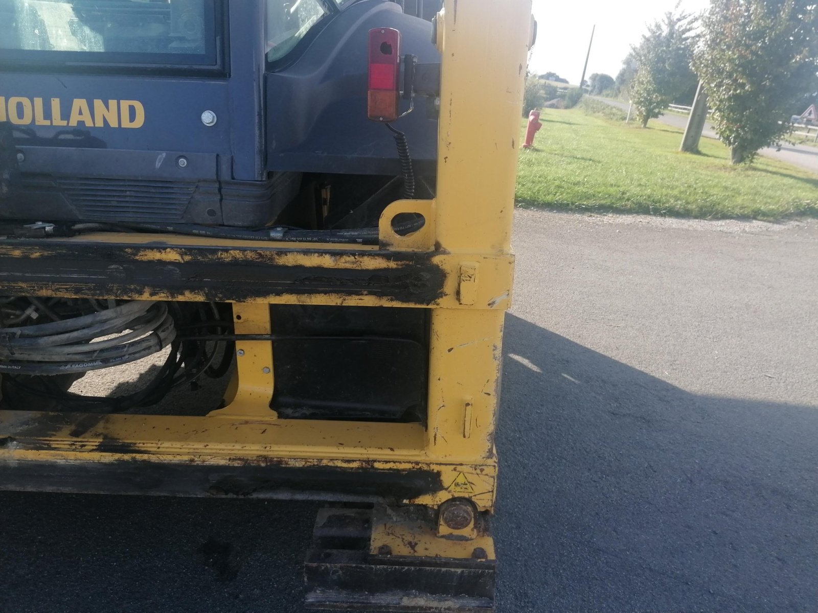 Baggerlader du type New Holland B110C TC, Gebrauchtmaschine en Le Horps (Photo 4)