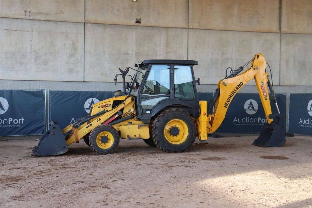 Baggerlader от тип New Holland B80B-SS, Gebrauchtmaschine в Antwerpen (Снимка 1)