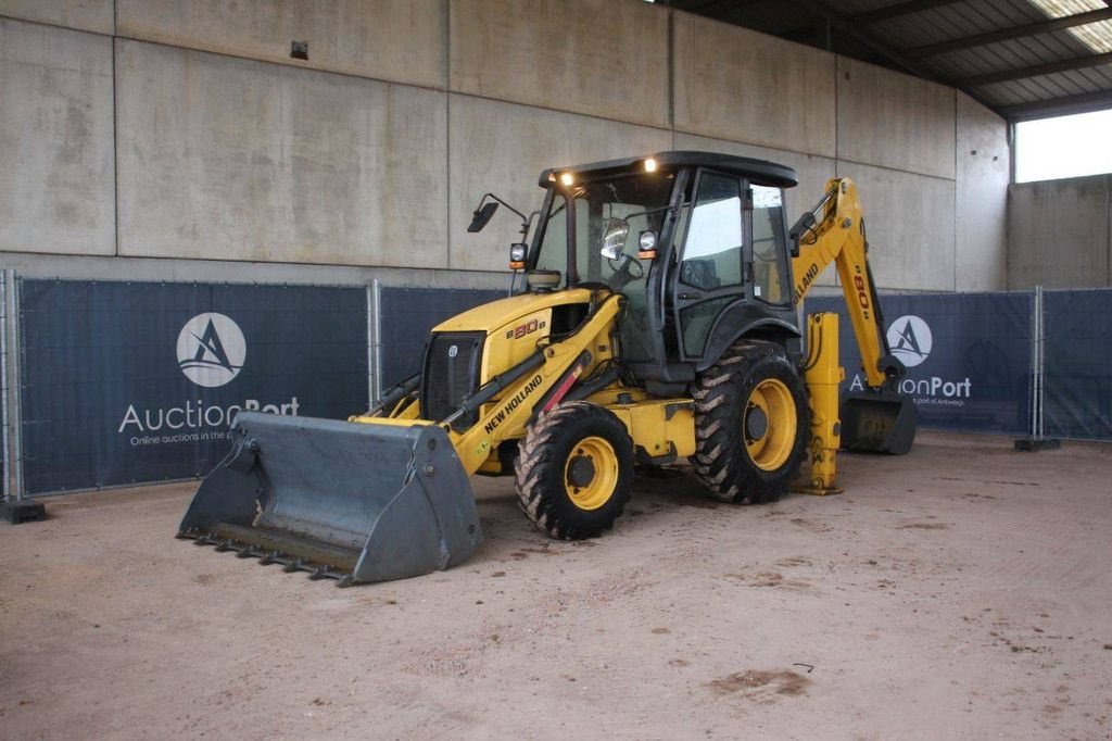 Baggerlader van het type New Holland B80B, Gebrauchtmaschine in Antwerpen (Foto 9)