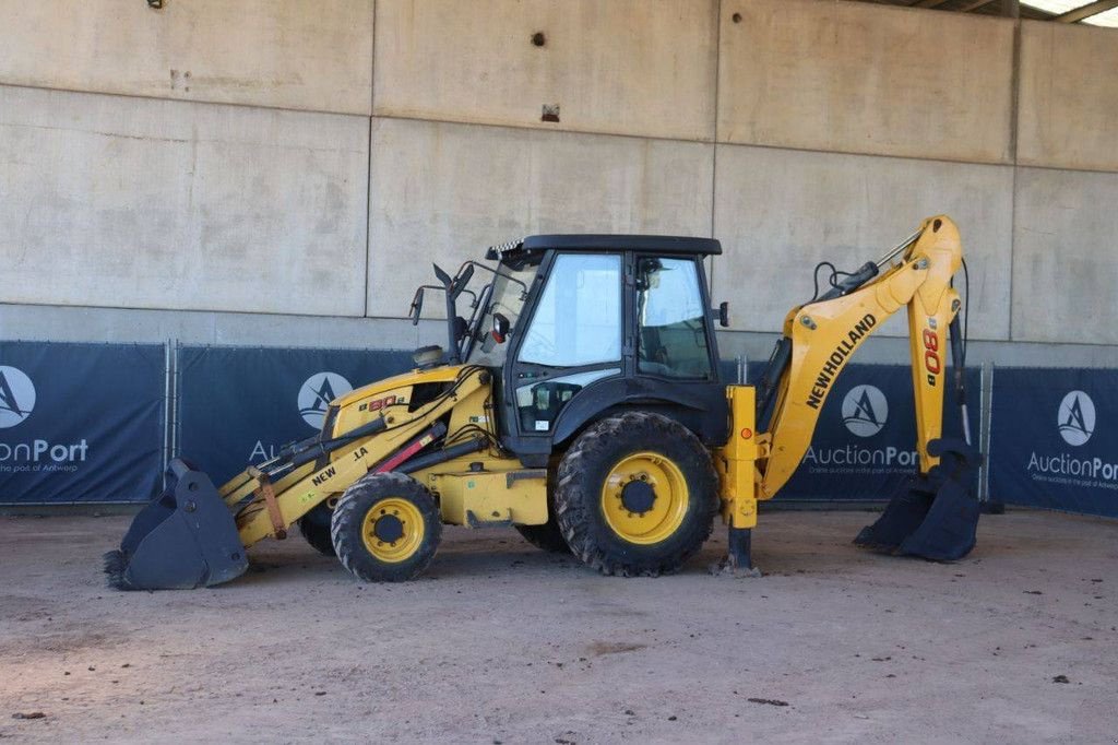 Baggerlader типа New Holland B80B, Gebrauchtmaschine в Antwerpen (Фотография 1)