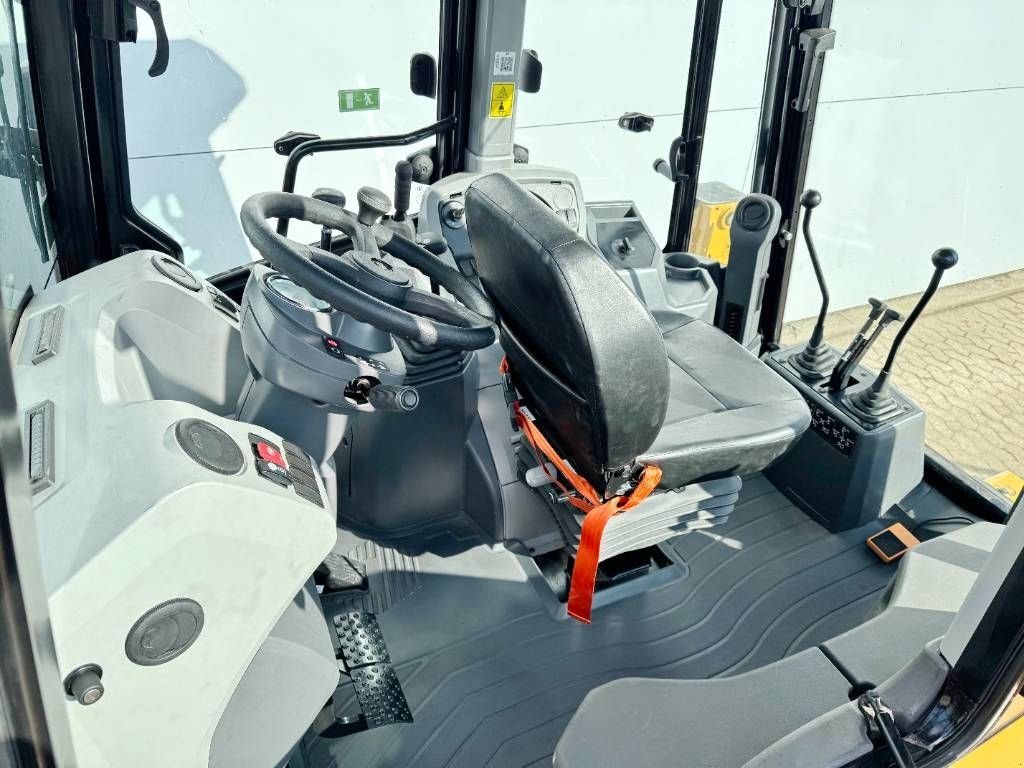 Baggerlader tip Sonstige Cat 424 4WD - Hammer Lines / Airco / Side Shift, Neumaschine in Veldhoven (Poză 7)