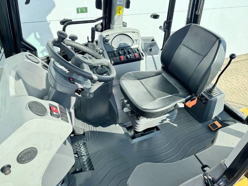 Baggerlader tip Sonstige Cat 424 4WD - Hammer Lines / Airco / Side Shift, Neumaschine in Veldhoven (Poză 5)