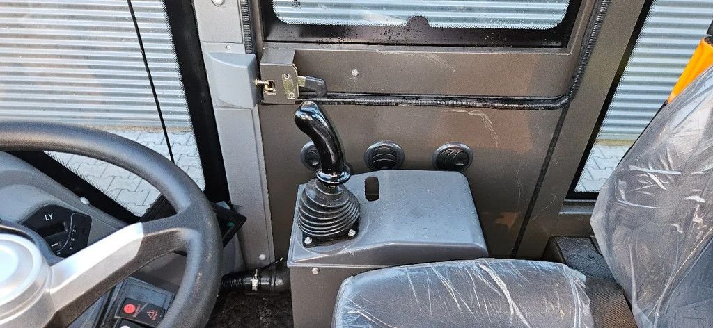 Baggerlader van het type Sonstige WOLF plus power HQ15-10 laad graaf cmbie backhoe, Gebrauchtmaschine in Scharsterbrug (Foto 9)