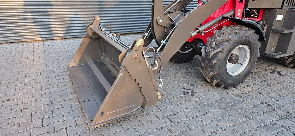 Baggerlader van het type Sonstige WOLF plus power HQ15-10 laad graaf cmbie backhoe, Gebrauchtmaschine in Scharsterbrug (Foto 10)