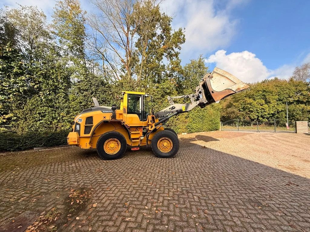 Baggerlader типа Volvo L60H, Gebrauchtmaschine в Kootwijkerbroek (Фотография 1)