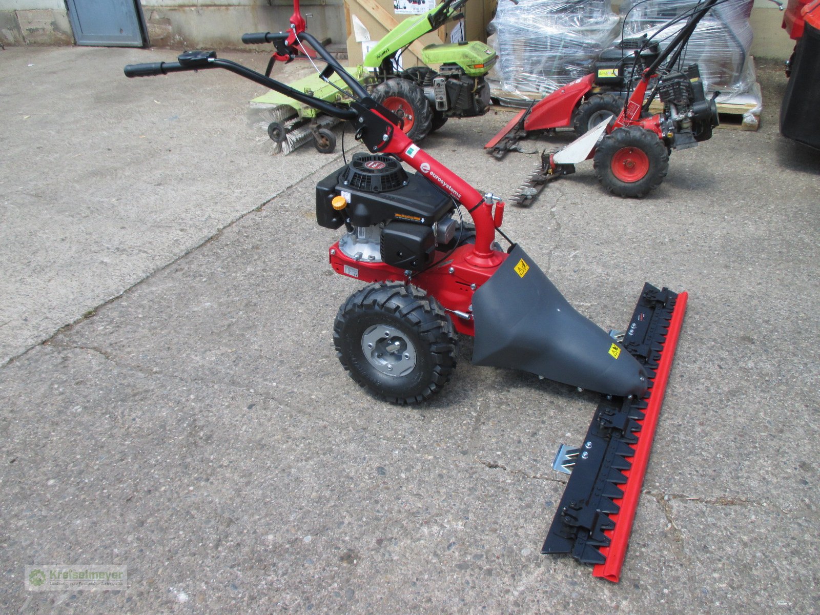 Balkenmäher des Typs Eurosystems M 310 mit 127 cm Doppelmesserbalken gegenläufige Messer Busatis, Neumaschine in Feuchtwangen (Bild 1)