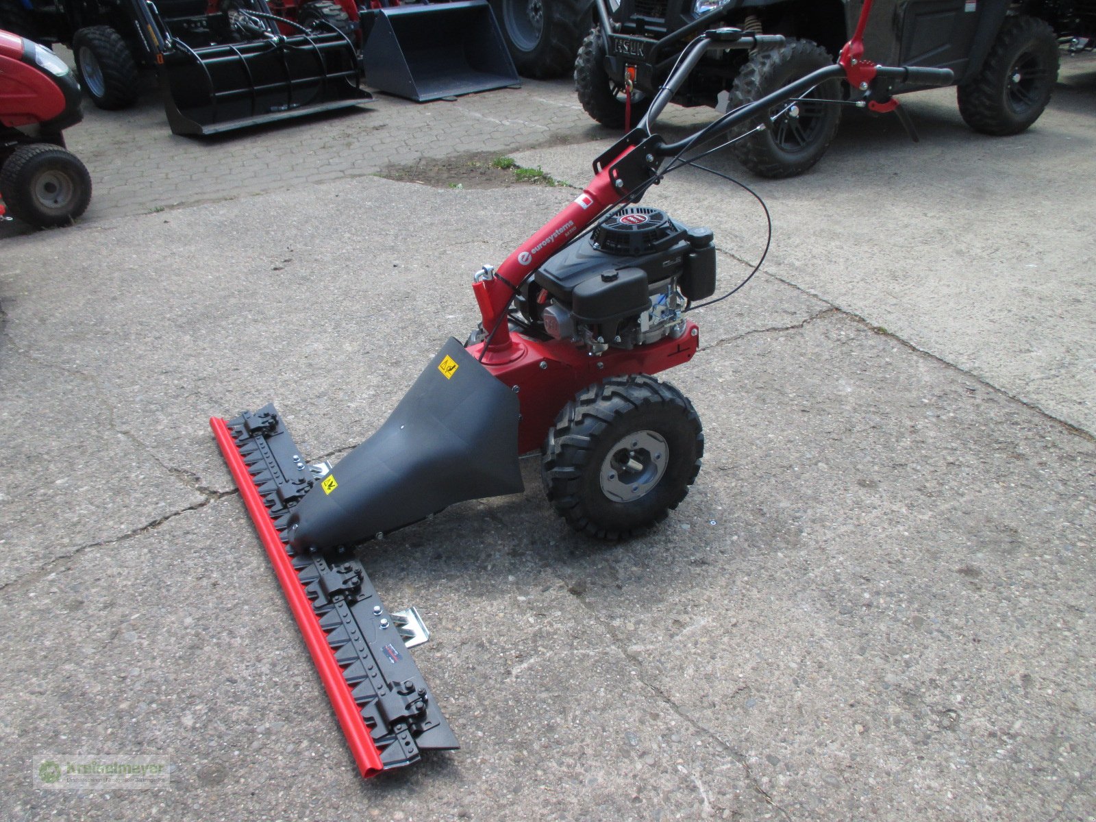 Balkenmäher des Typs Eurosystems M 310 mit 127 cm Doppelmesserbalken gegenläufige Messer Busatis, Neumaschine in Feuchtwangen (Bild 2)