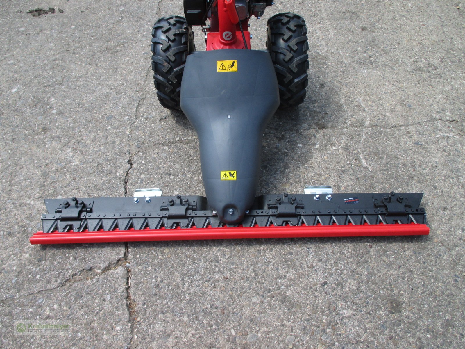 Balkenmäher des Typs Eurosystems M 310 mit 127 cm Doppelmesserbalken gegenläufige Messer Busatis, Neumaschine in Feuchtwangen (Bild 3)