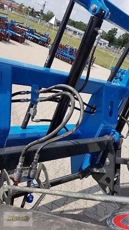 Ballengabel des Typs Meyer Agrartechnik BSH Ballenspieß Hydro, Neumaschine in Andervenne (Bild 9)