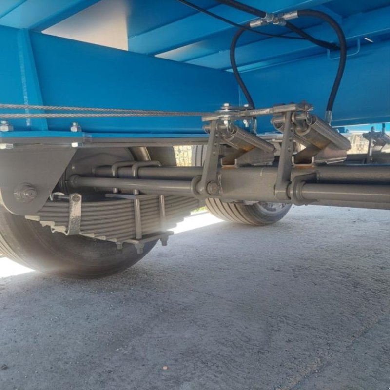 Ballensammelwagen des Typs Agri-Metal FP2L, Gebrauchtmaschine in AUMONT AUBRAC (Bild 6)