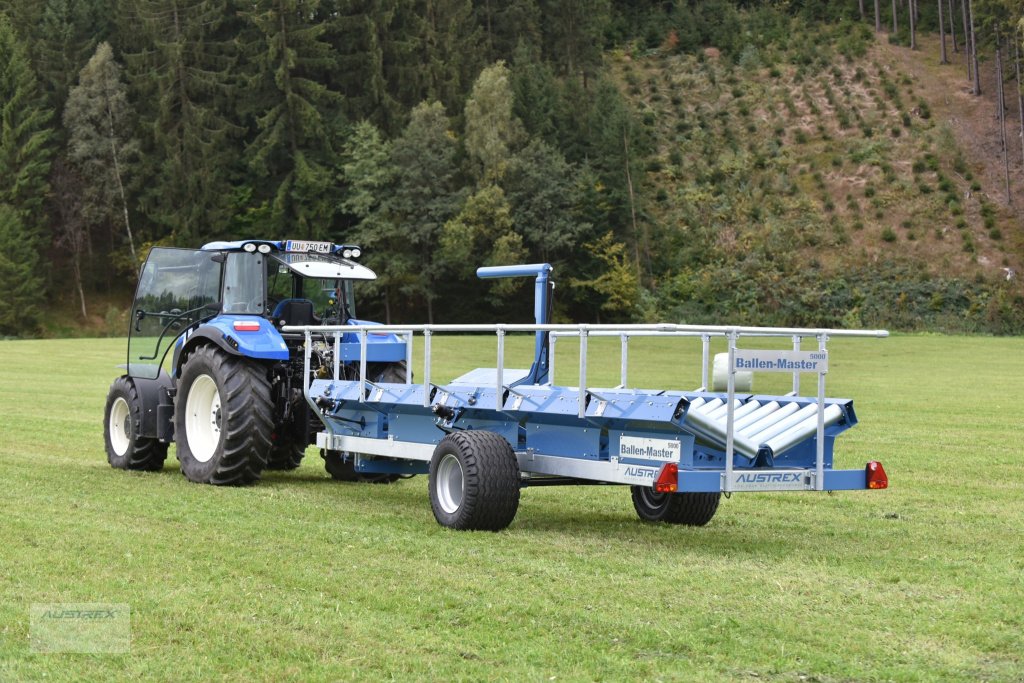 Ballensammelwagen des Typs Austrex Handels GesmbH BallenMaster 6000, Neumaschine in Oberneukirchen (Bild 1)