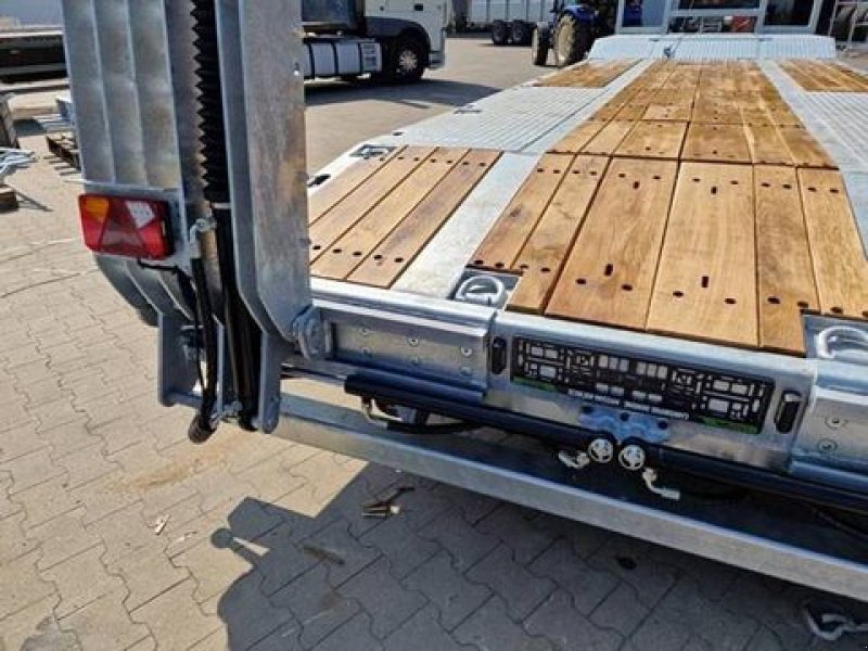 Ballensammelwagen des Typs CYNKOMET Plattformauflieger RM-240 / trailer, Neumaschine in Michałowo (Bild 7)