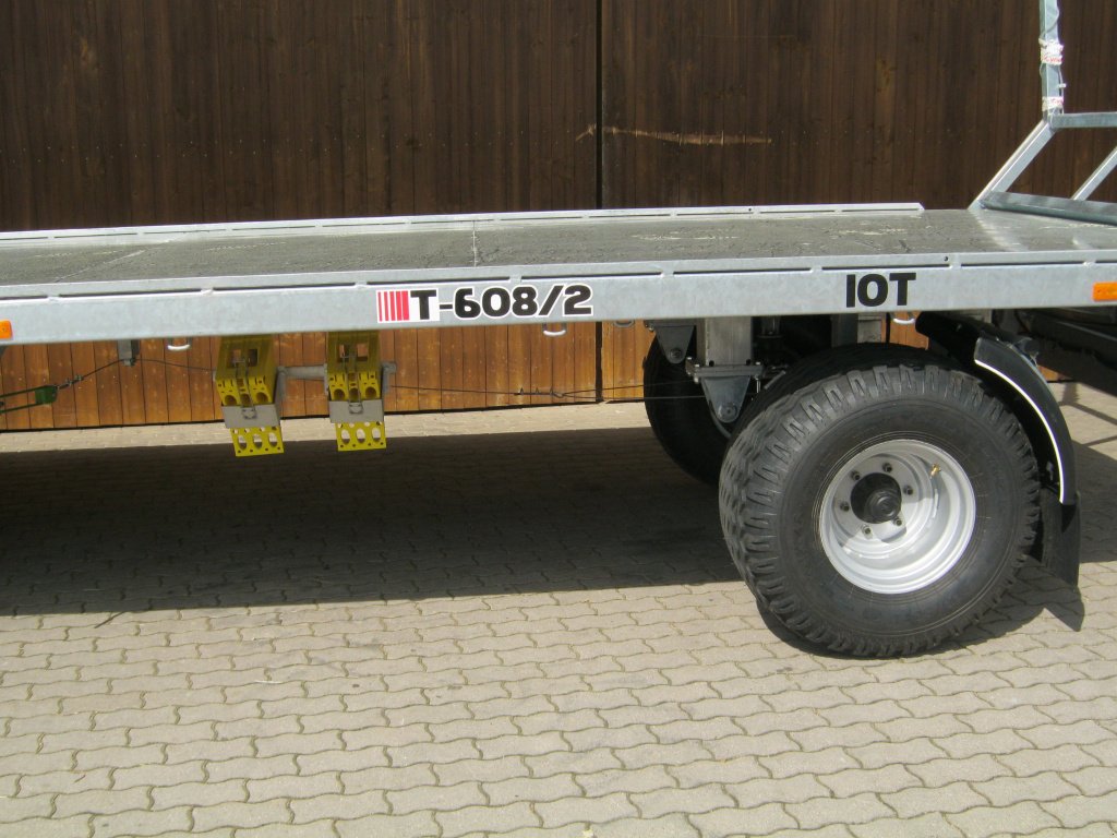 Ballensammelwagen des Typs CYNKOMET T-608 EU,14To, Neumaschine in Weißenstadt (Bild 12)