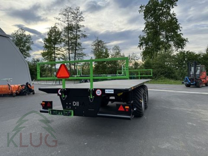 Ballensammelwagen des Typs Dinapolis RP 7.500 Tandem Ballenanhänger, Neumaschine in Pirching am Traubenberg (Bild 16)