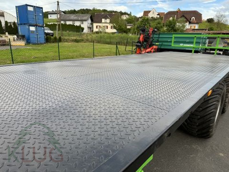 Ballensammelwagen des Typs Dinapolis RP 7.500 Tandem Ballenanhänger, Neumaschine in Pirching am Traubenberg (Bild 31)