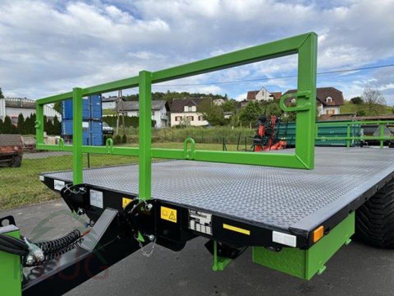Ballensammelwagen des Typs Dinapolis RP 7.500 Tandem Ballenanhänger, Neumaschine in Pirching am Traubenberg (Bild 29)