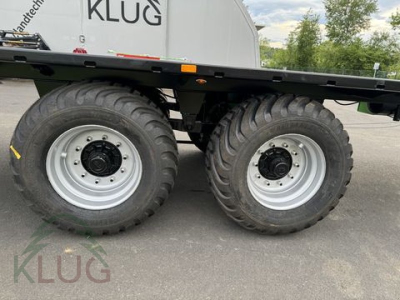 Ballensammelwagen des Typs Dinapolis RP 7.500 Tandem Ballenanhänger, Neumaschine in Pirching am Traubenberg (Bild 10)