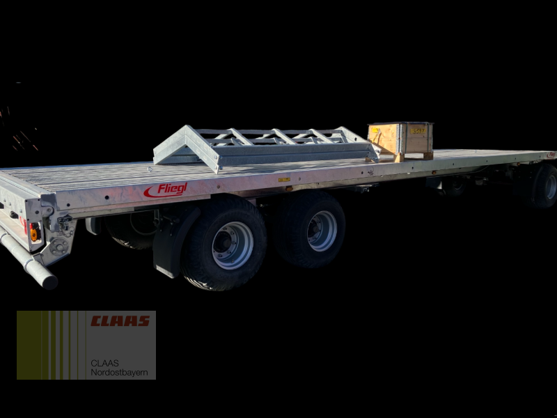 Ballensammelwagen van het type Fliegl DPW 180 B 3-ACHS, Neumaschine in Schwend (Foto 5)