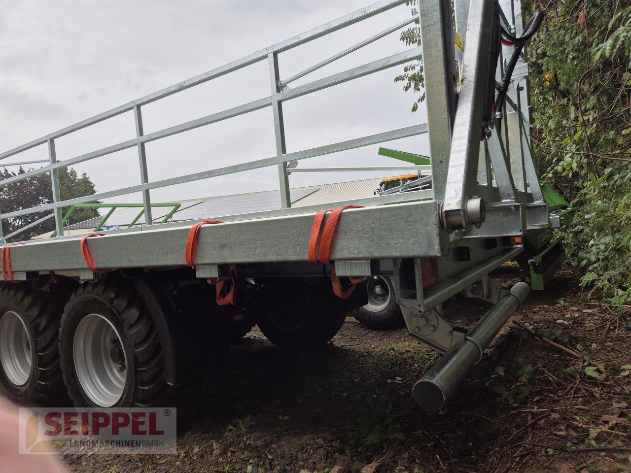 Ballensammelwagen des Typs Fliegl DPW 210 BL ULTRA, Neumaschine in Groß-Umstadt (Bild 3)