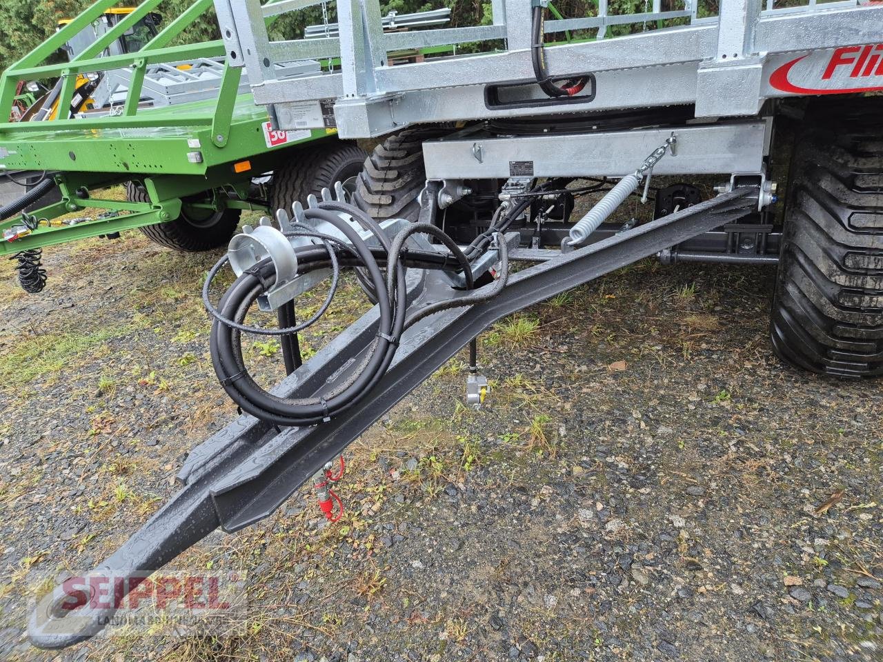 Ballensammelwagen des Typs Fliegl DPW 210 BL ULTRA, Neumaschine in Groß-Umstadt (Bild 5)