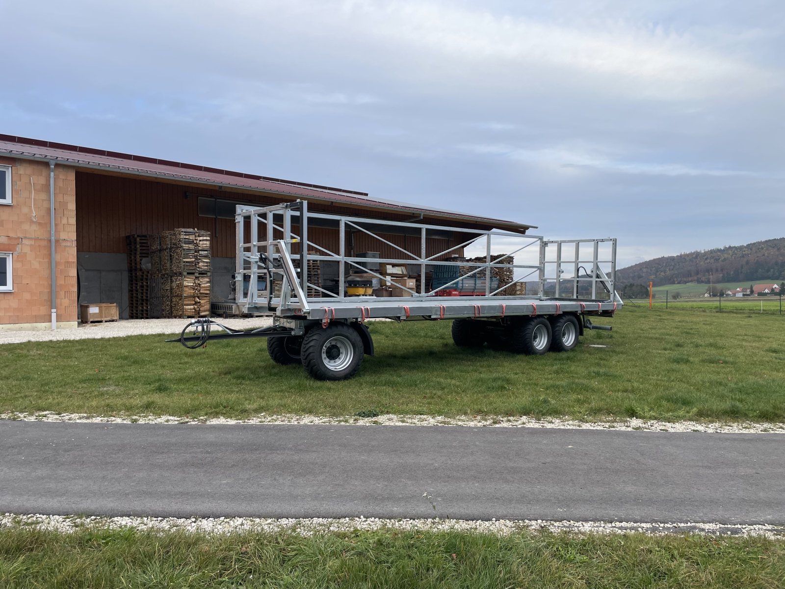 Ballensammelwagen of the type Fliegl DPW 210 BL, Neumaschine in Rennertshofen (Picture 7)