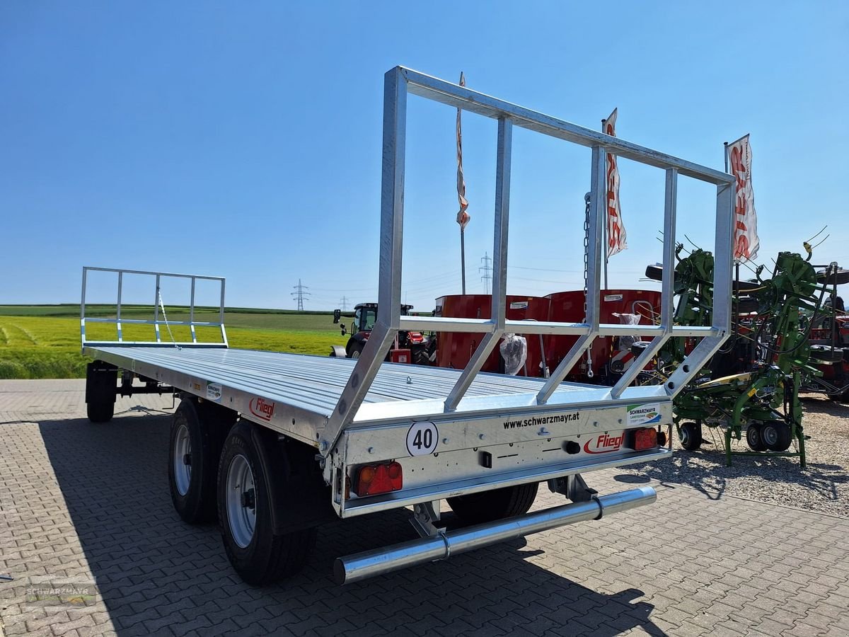 Ballensammelwagen des Typs Fliegl DPW 240 40 KM/H, Neumaschine in Gampern (Bild 7)
