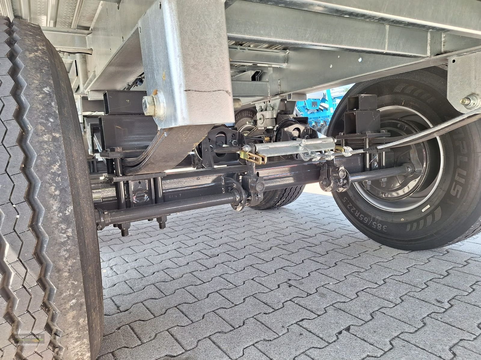 Ballensammelwagen des Typs Fliegl DPW 240, Neumaschine in Gampern (Bild 19)