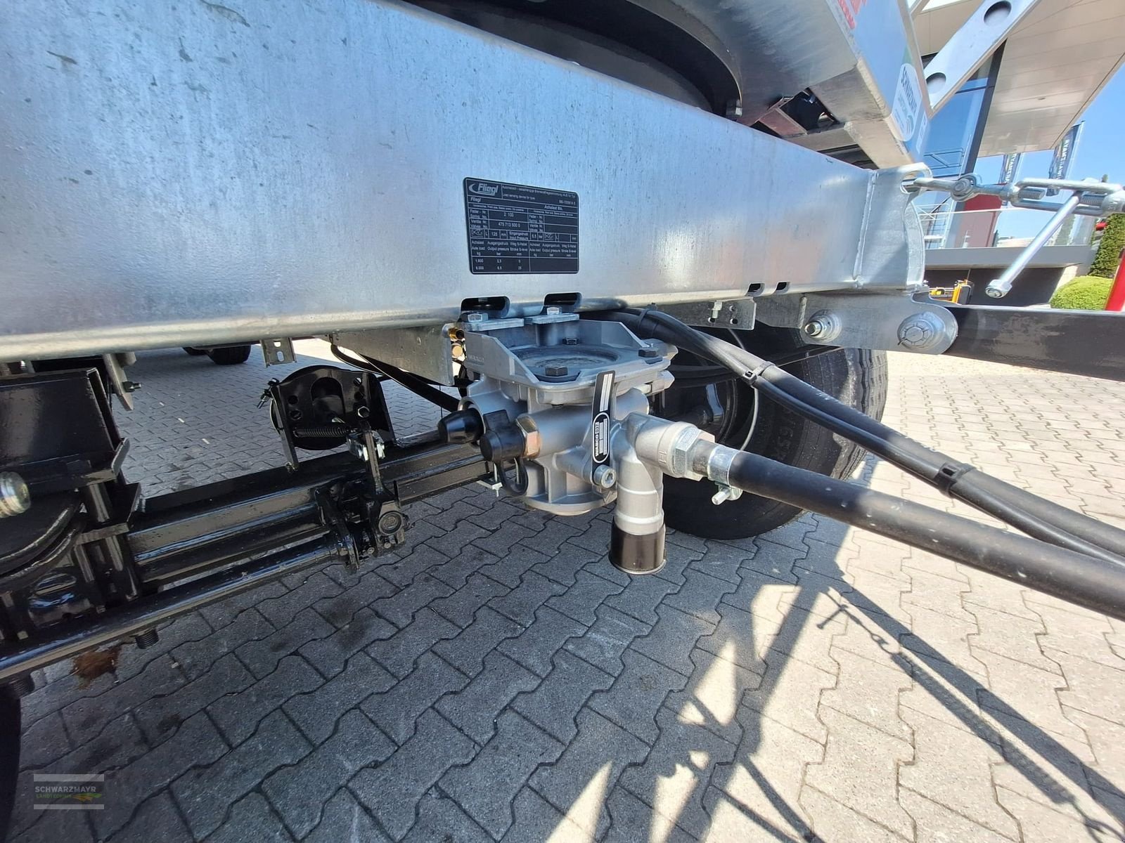 Ballensammelwagen des Typs Fliegl DPW 240, Neumaschine in Gampern (Bild 11)