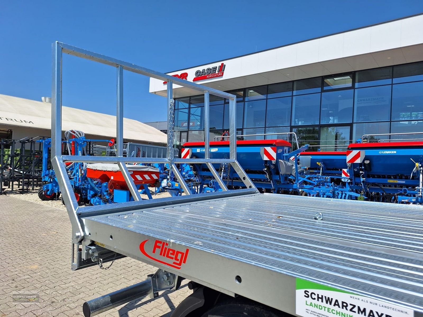 Ballensammelwagen des Typs Fliegl DPW 240, Neumaschine in Gampern (Bild 20)