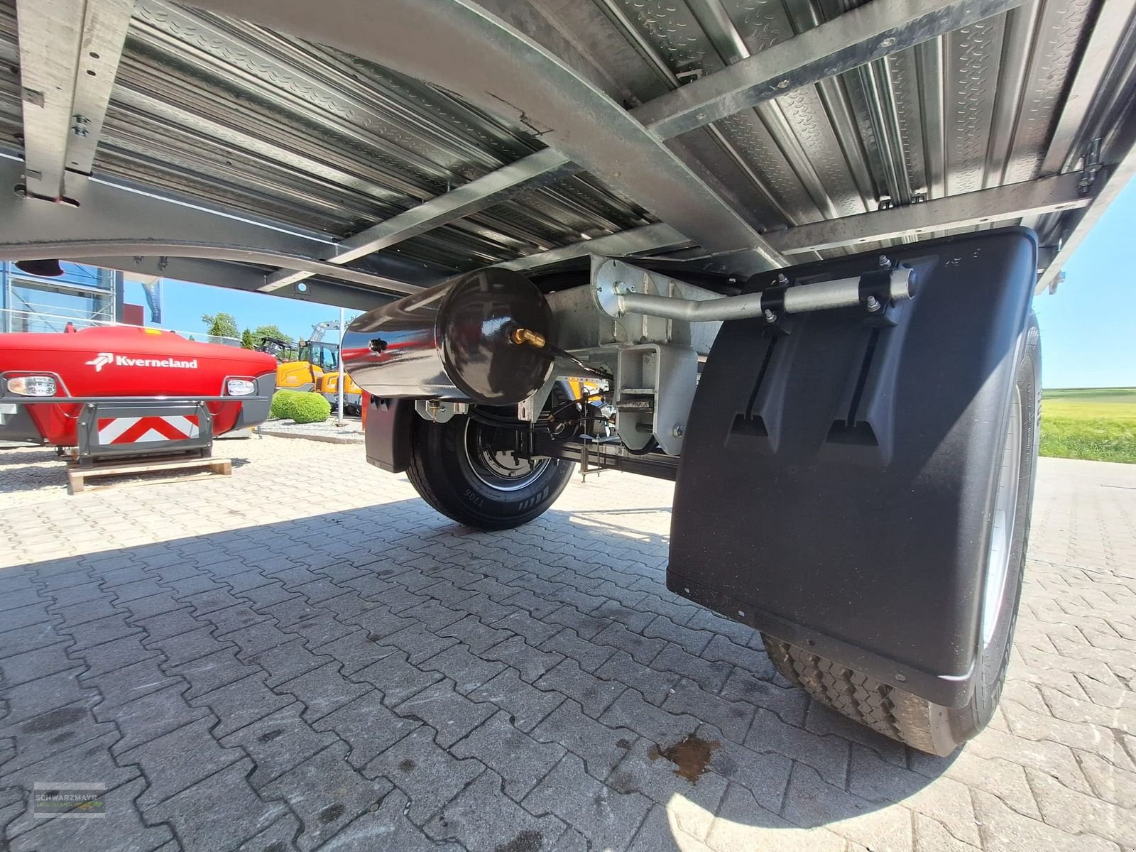 Ballensammelwagen des Typs Fliegl DPW 240, Neumaschine in Gampern (Bild 17)