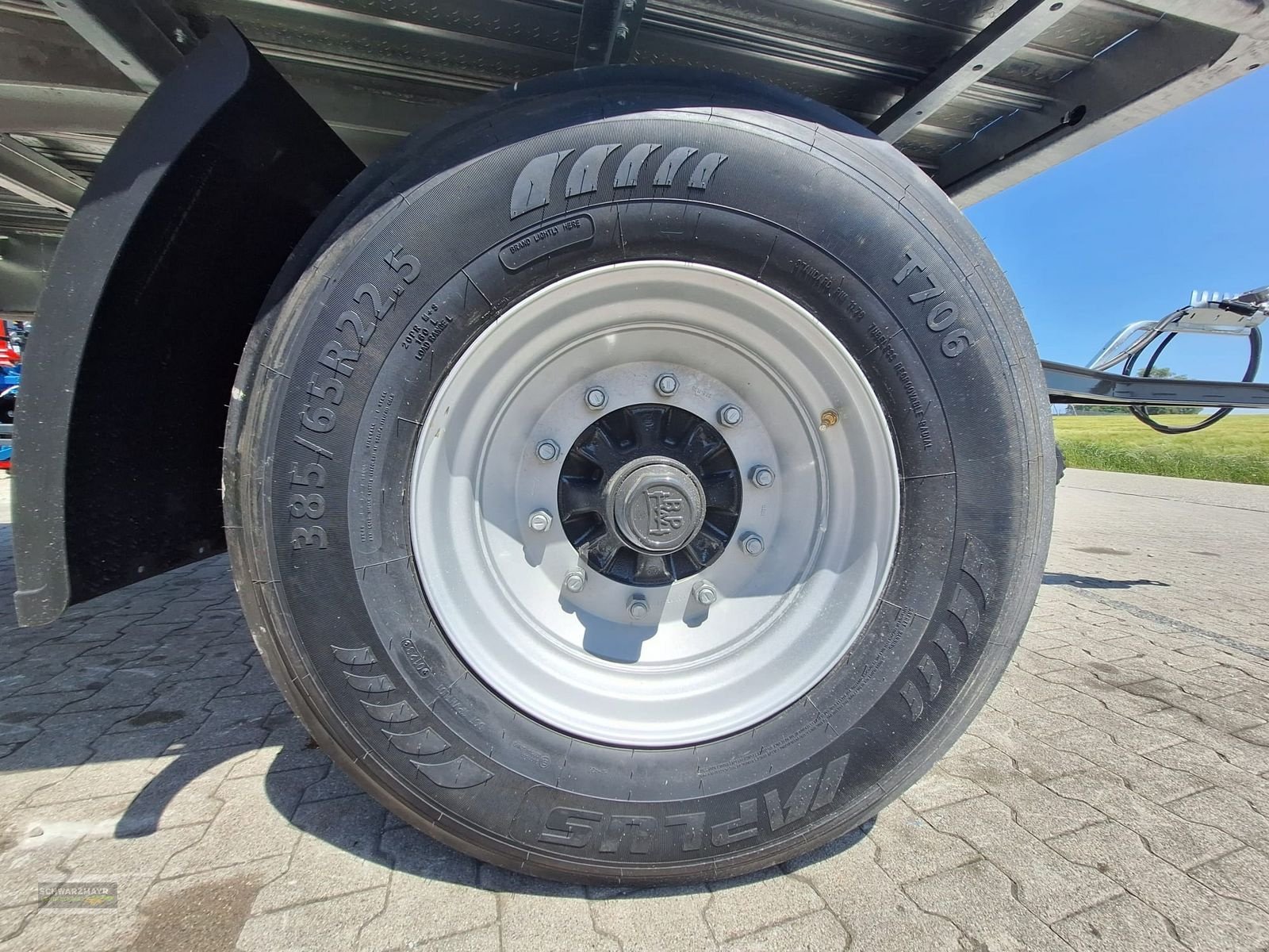 Ballensammelwagen des Typs Fliegl DPW 240, Neumaschine in Gampern (Bild 16)