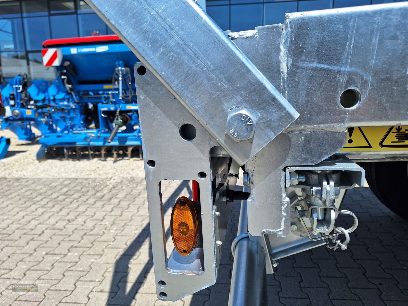 Ballensammelwagen des Typs Fliegl DPW 240, Neumaschine in Gampern (Bild 24)