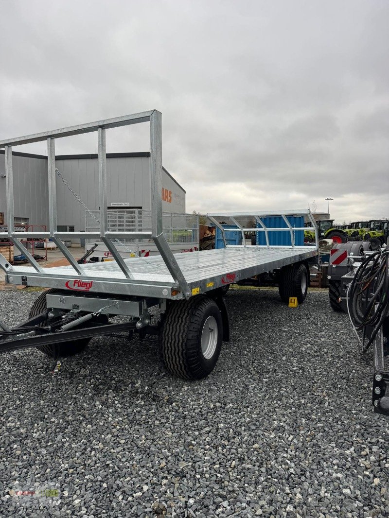 Ballensammelwagen of the type Fliegl ZBW 120 B, Neumaschine in Schwülper (Picture 1)